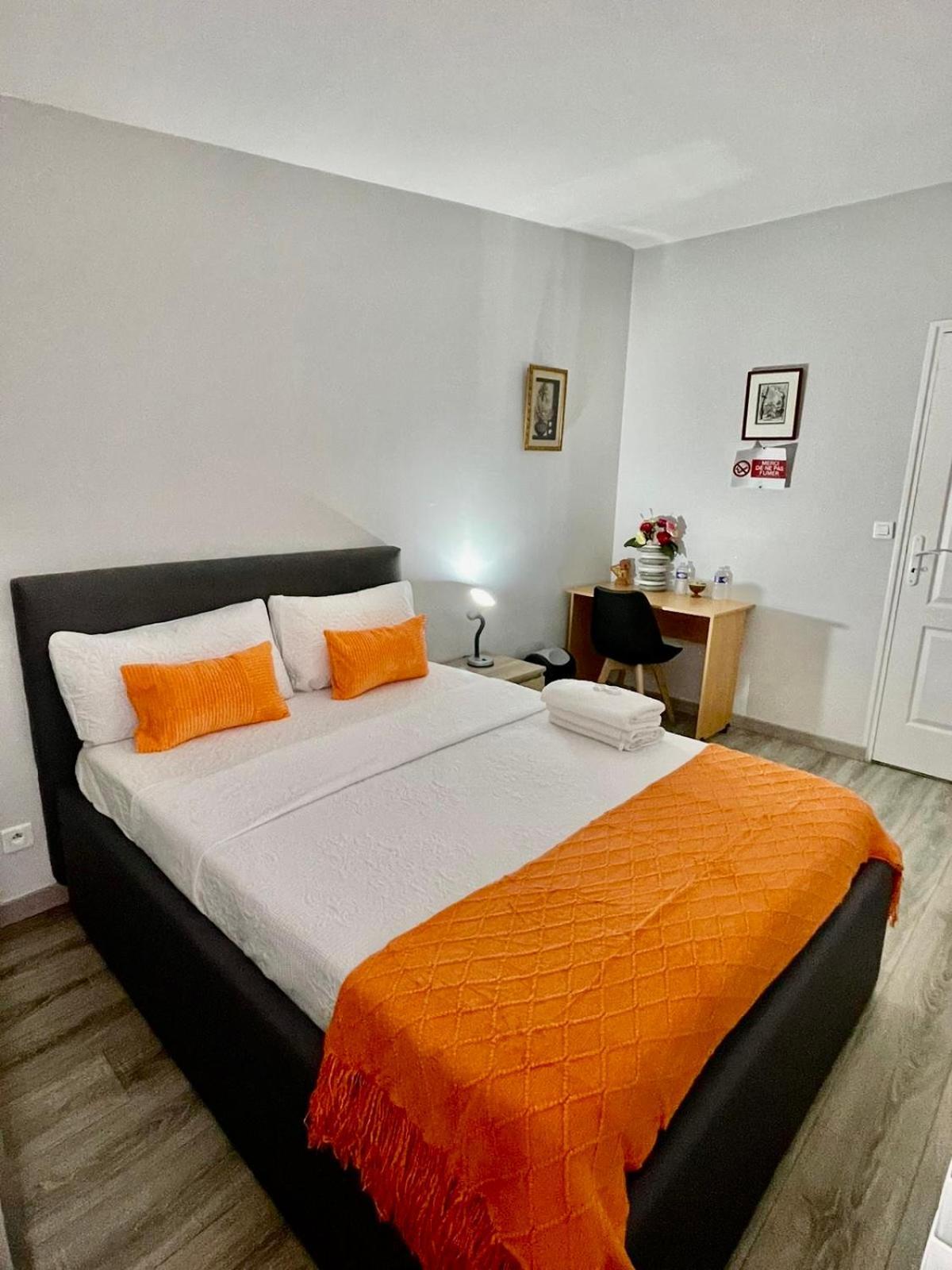 Agreable Chambre Menucourt ภายนอก รูปภาพ