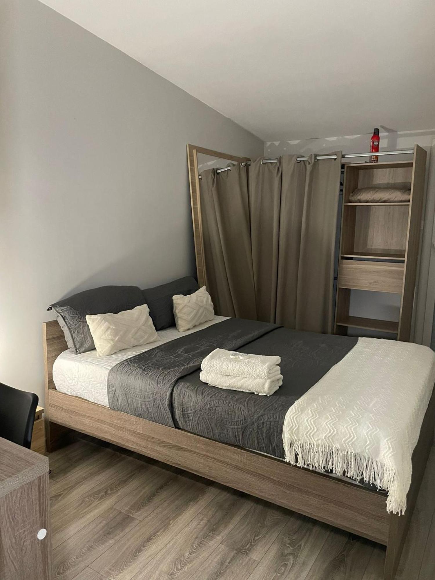 Agreable Chambre Menucourt ภายนอก รูปภาพ