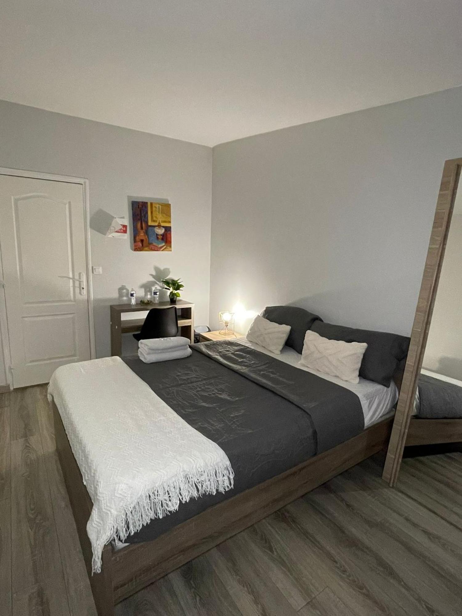 Agreable Chambre Menucourt ภายนอก รูปภาพ