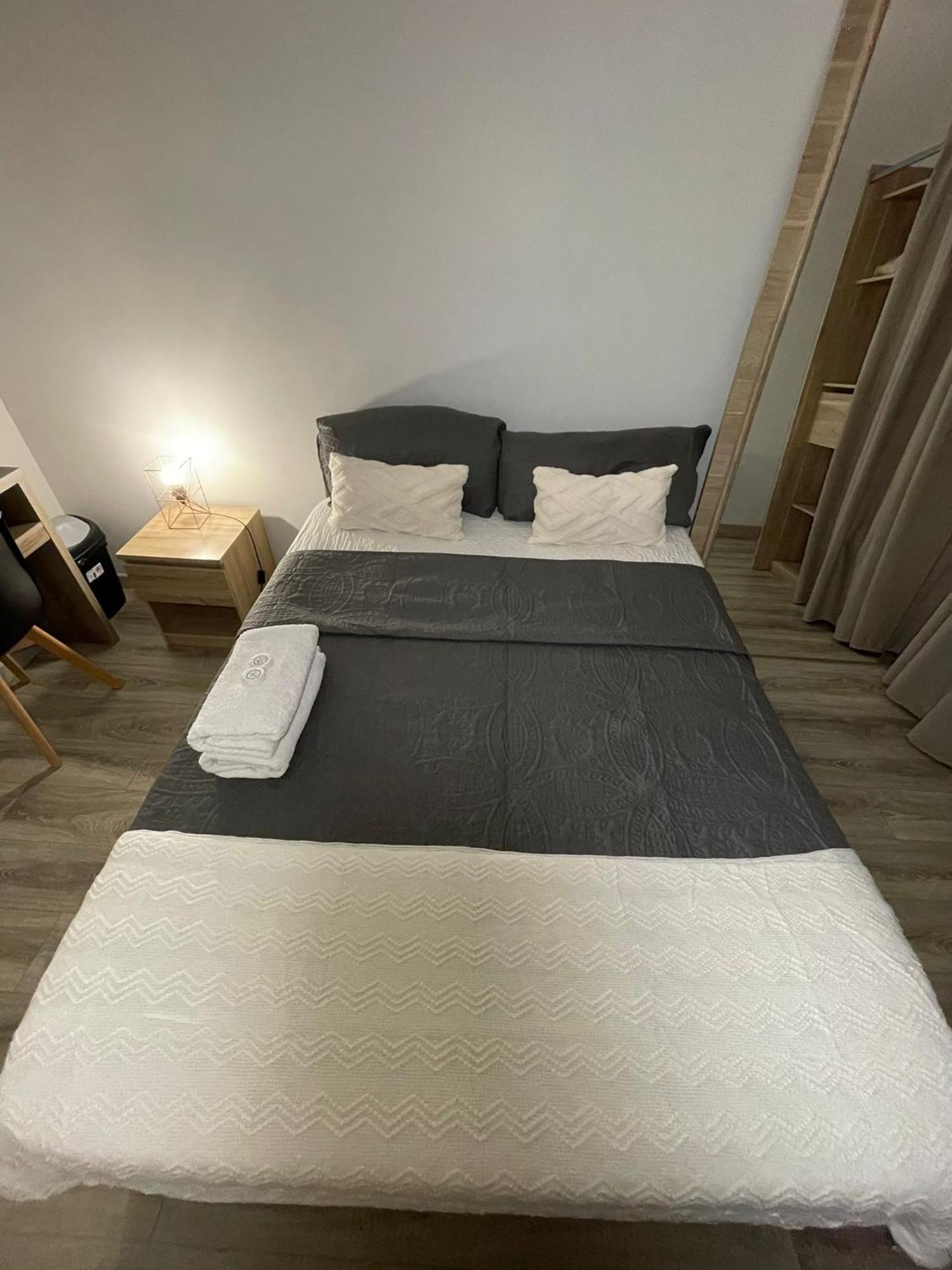 Agreable Chambre Menucourt ภายนอก รูปภาพ