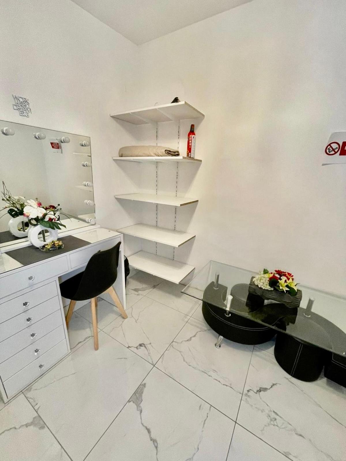 Agreable Chambre Menucourt ภายนอก รูปภาพ
